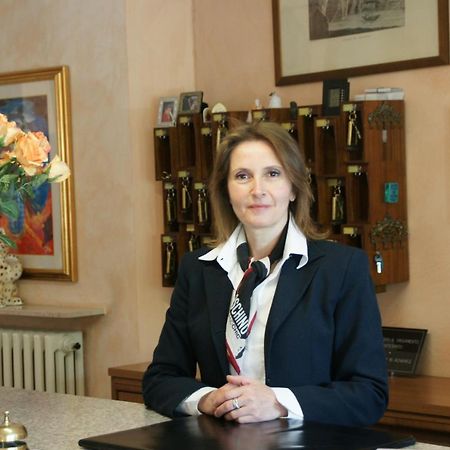 Hotel Verudella Римини Экстерьер фото