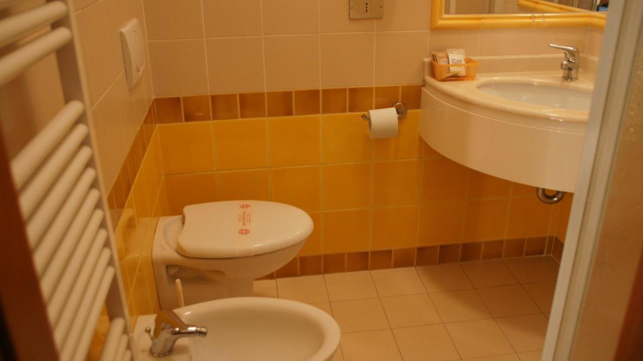 Hotel Verudella Римини Экстерьер фото