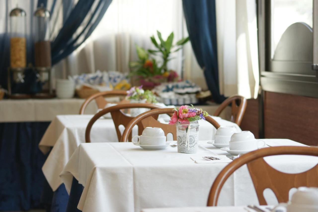 Hotel Verudella Римини Экстерьер фото
