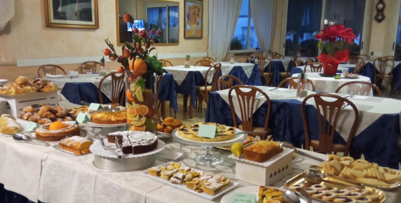 Hotel Verudella Римини Экстерьер фото