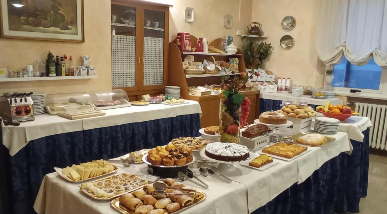 Hotel Verudella Римини Экстерьер фото