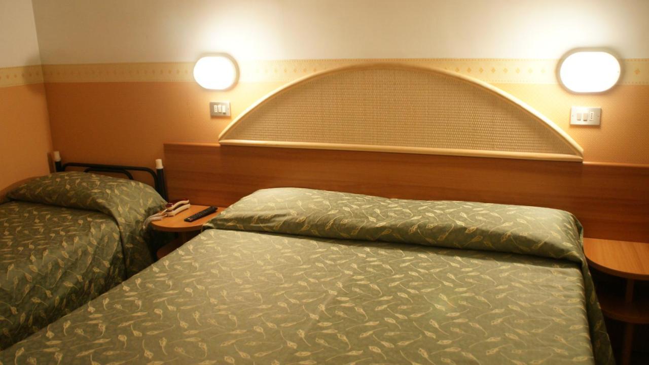 Hotel Verudella Римини Экстерьер фото